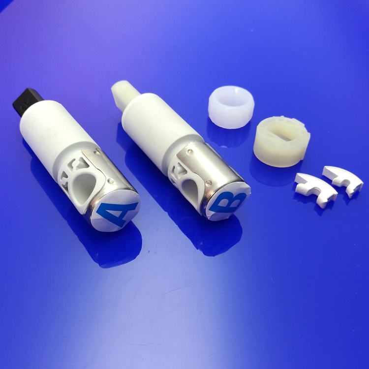 foto_2_Villeroy_en_Boch_Avento_92237100_softclose_demperset_t.b.v._toiletzitting