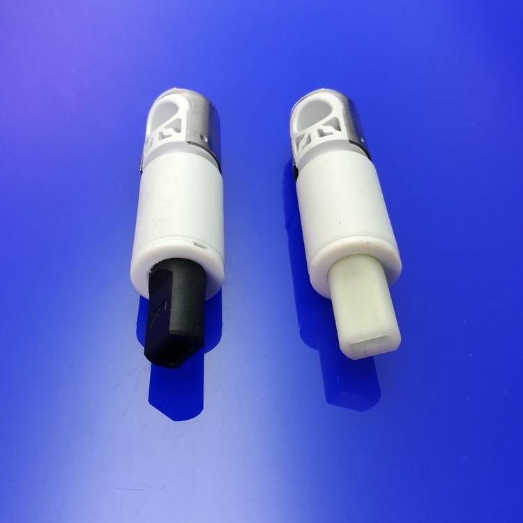 foto_3_Villeroy_en_Boch_Avento_92237100_softclose_demperset_t.b.v._toiletzitting