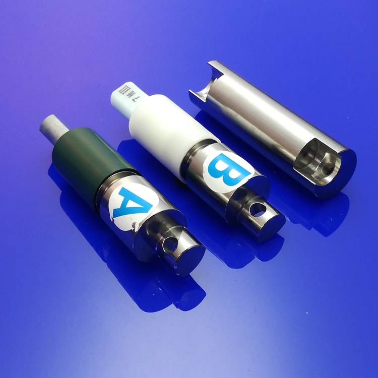 foto_3_Duravit_Starck_1_1003350000_softclose_cilinder_voor_toiletzitting_Starck_1_006588__set_van_2_