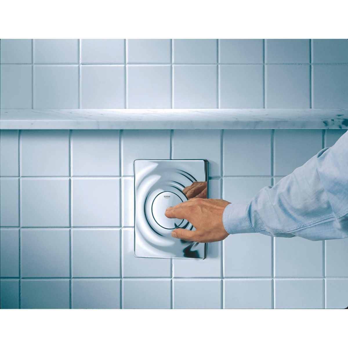 grohe_surf_round_flush_actuator_plate_19.7_x_15.6_cm_chrome_3_.jpg